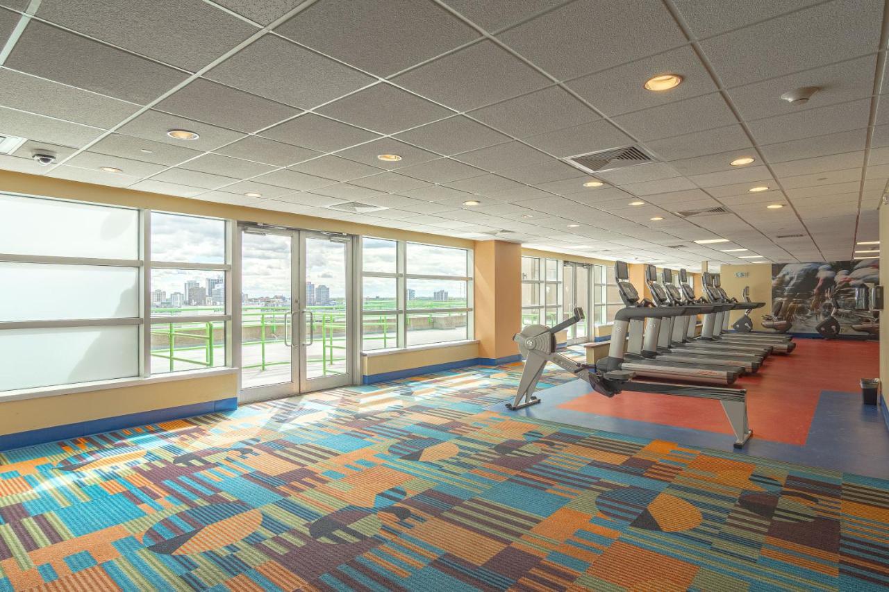 Modern Downtown Luxury - 2 Minutes To Stadiums & Venues Apartment