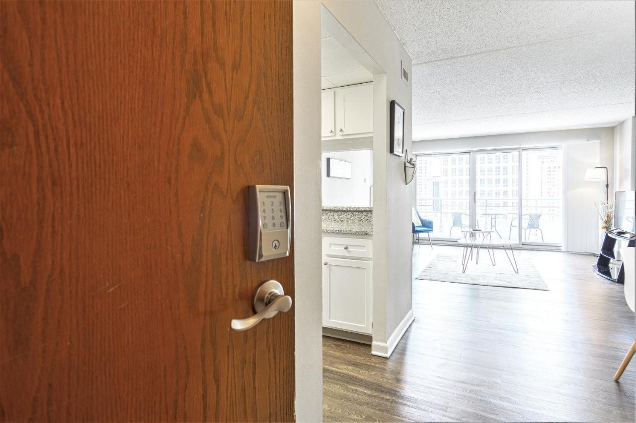 Modern Downtown Luxury - 2 Minutes To Stadiums & Venues Apartment Detroit