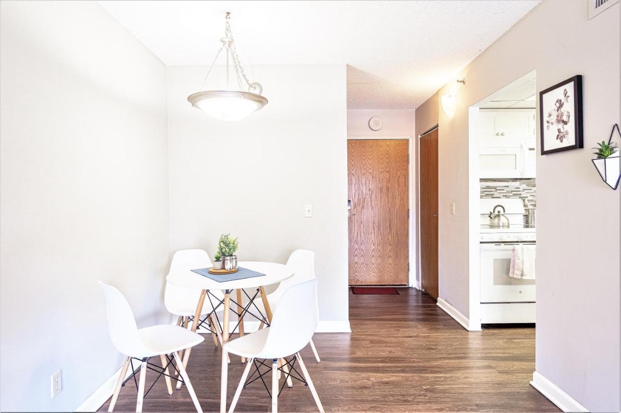 Modern Downtown Luxury - 2 Minutes To Stadiums & Venues Apartment